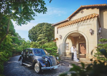 結婚式場のレストランサービススタッフ／ジェームス邸