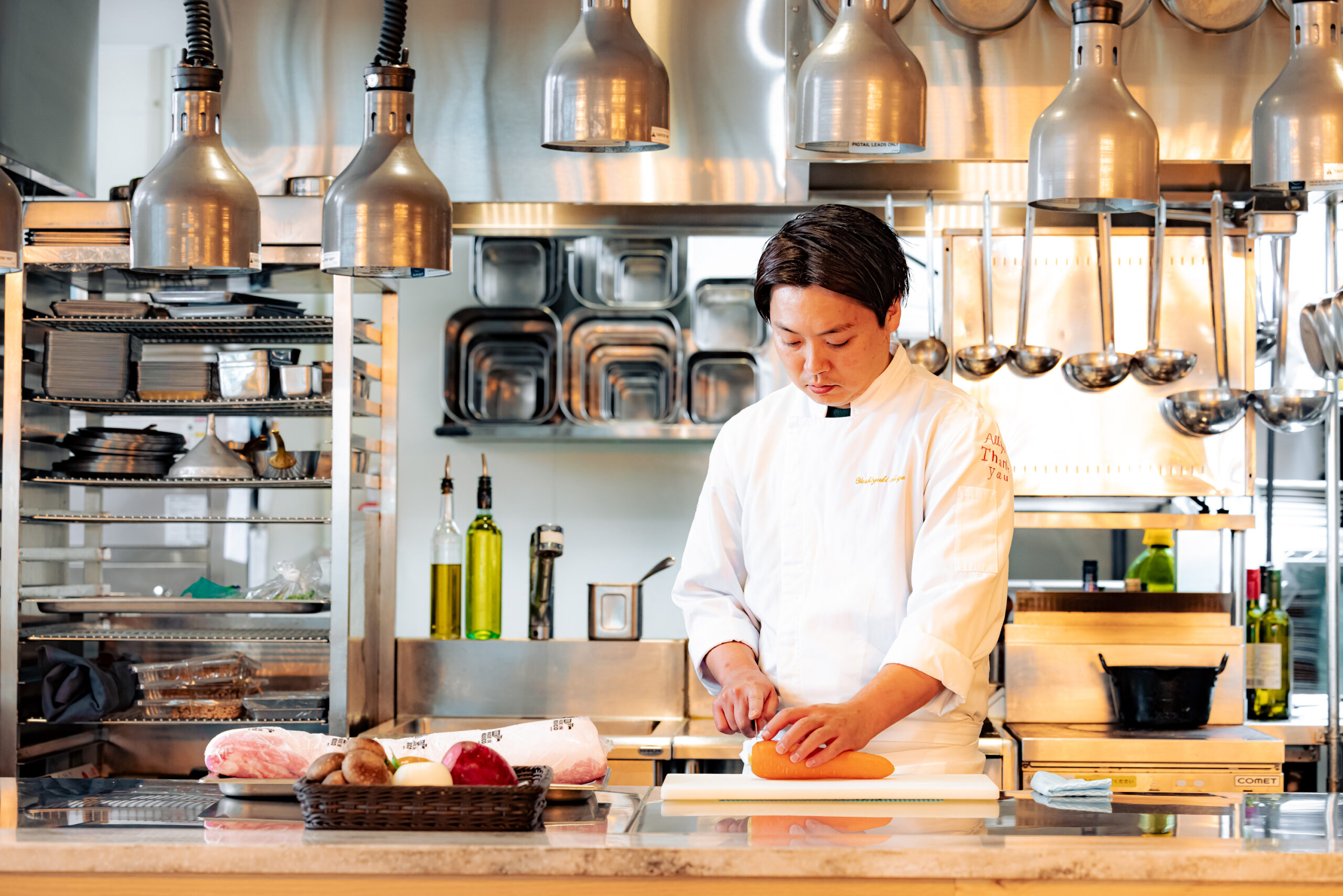 【最短4月入社】名古屋駅徒歩4分｜キッチンスタッフ（調理）｜年休120日｜ラグナヴェール名古屋